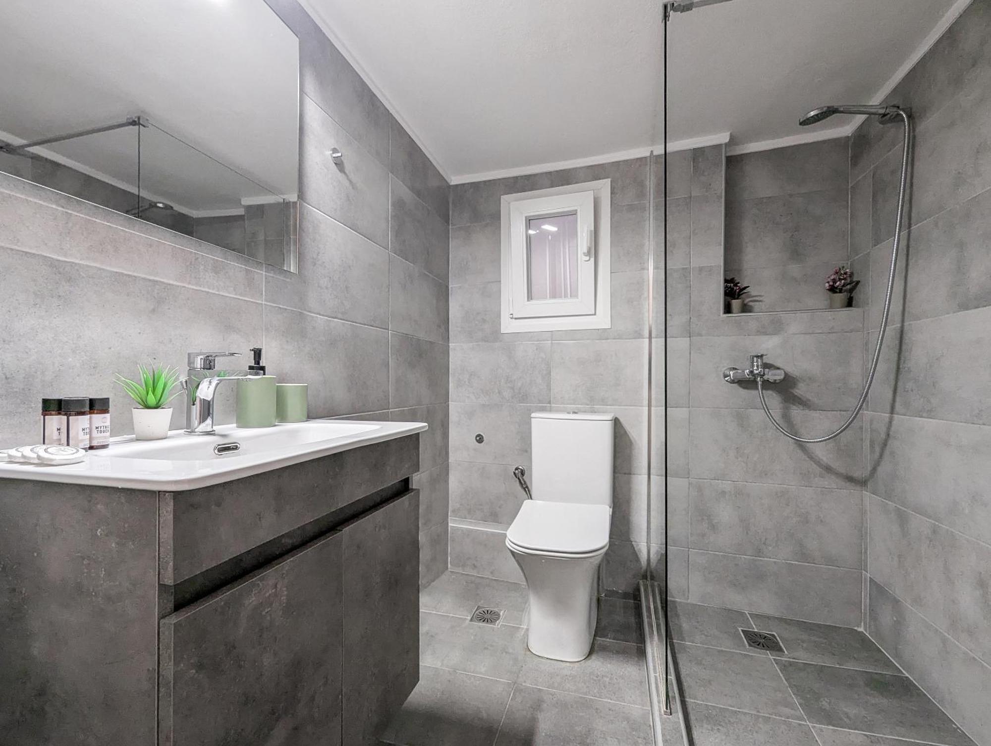 Spacious Apt For 5 Guests Next To Acropolis&Metro Atene Esterno foto